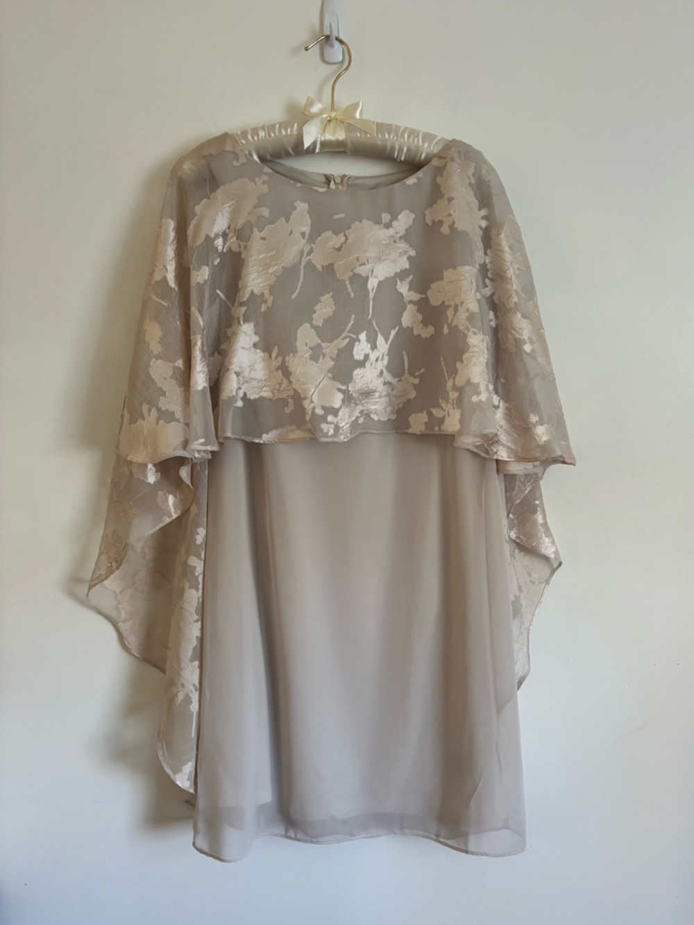 Jessica Howard Champagne Floral Overlay Midi Dress NWT